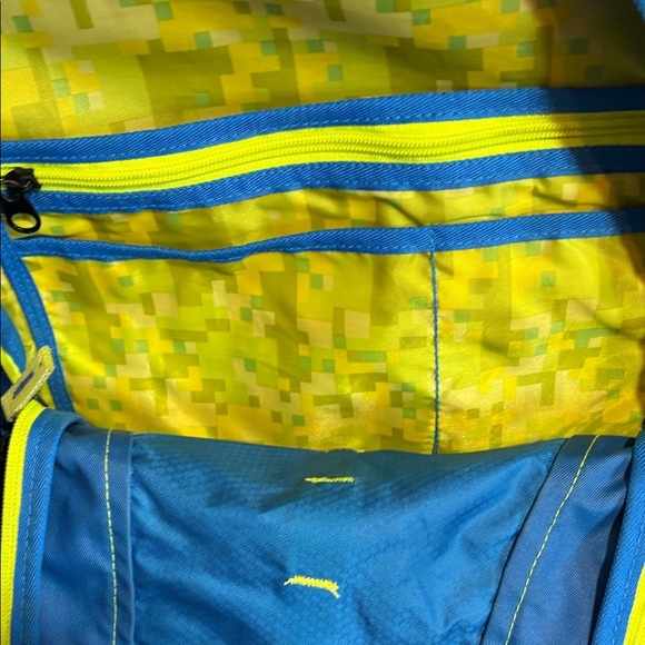 Reebok Men's Backpack in Blue and Neon Yellow - Picture 3 of 12